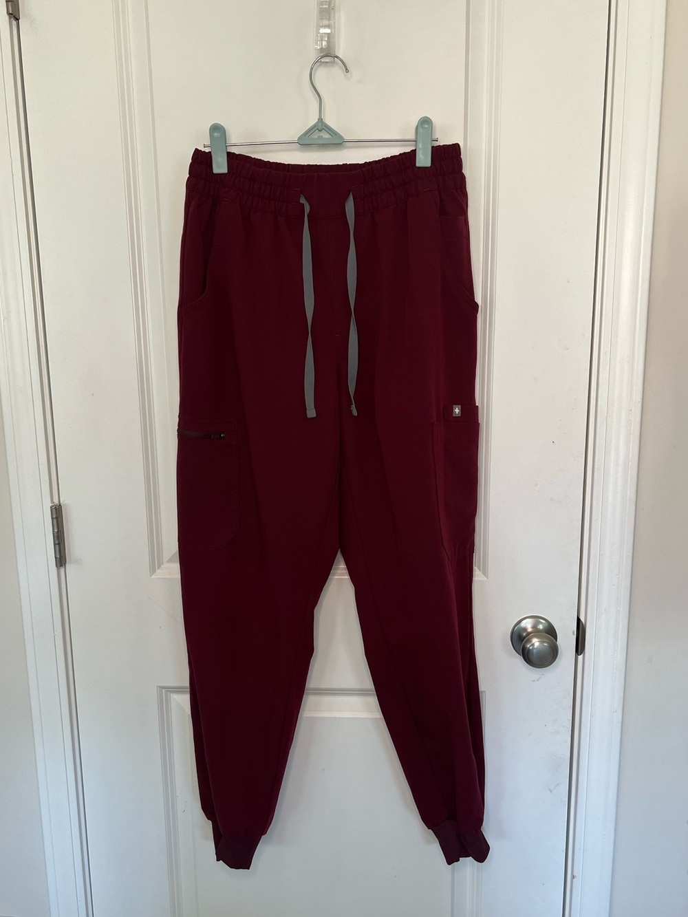 Figs Technical Zamora Jogger scrub pants Sz S Burgundy Maroon Medical